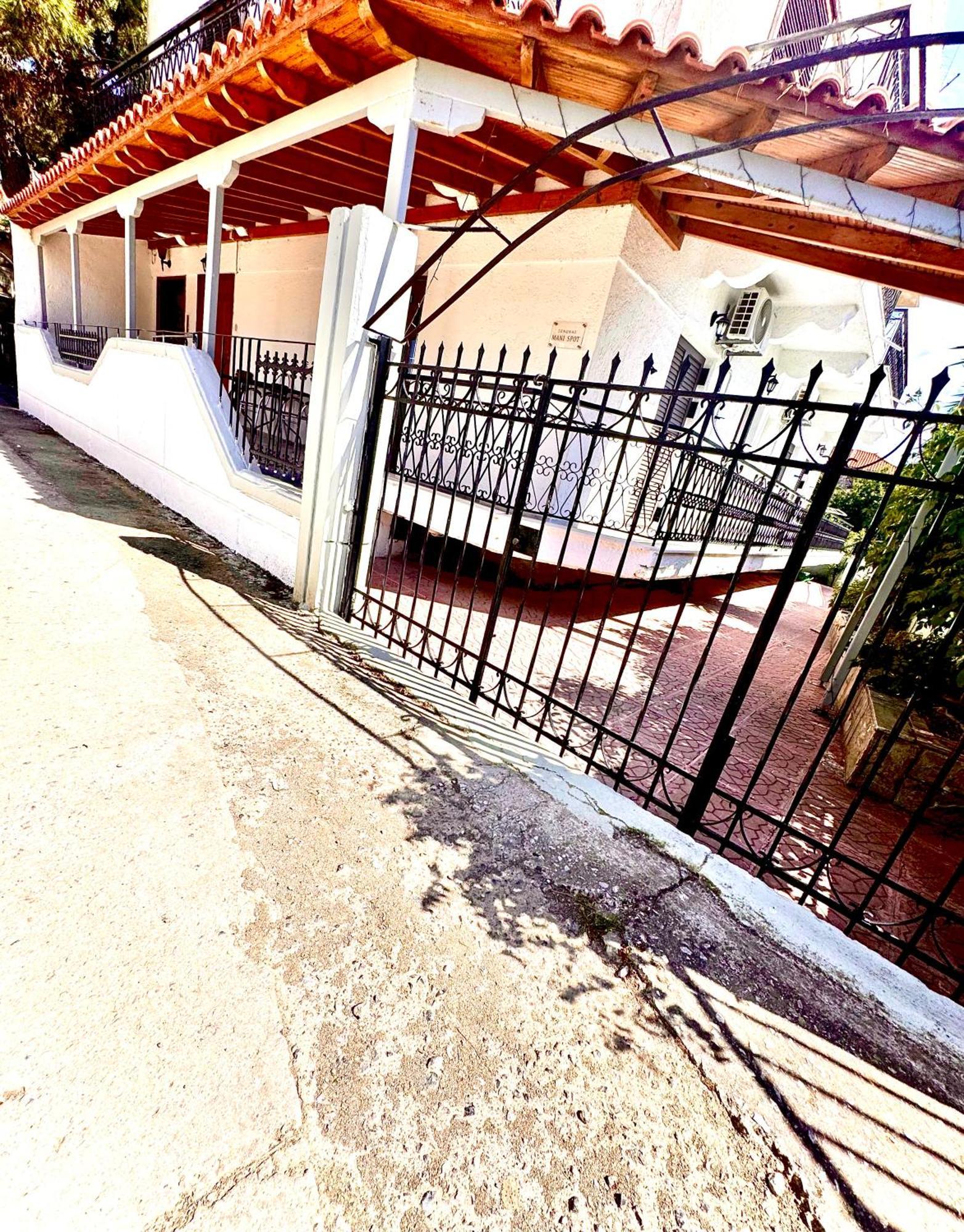 Mani Spot Hotel Areopoli Buitenkant foto